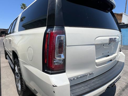 Used 2015 GMC Yukon XL SLT w/ Open Road Package image 3