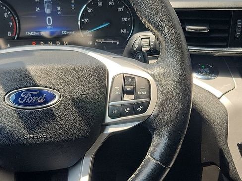 Used 2020 Ford Explorer XLT w/ Equipment Group 202A AWD/4WD image 16