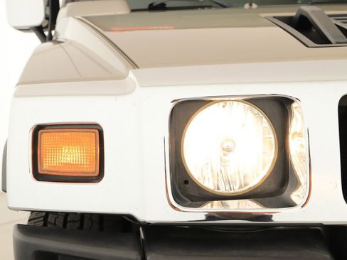 Used 2005 HUMMER H2 w/ Preferred Equipment Group image 37