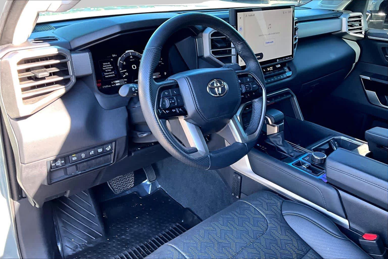 Used 2024 Toyota Tundra Limited AWD/4WD image 17