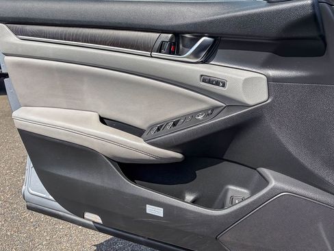 Used 2018 Honda Accord Touring image 43