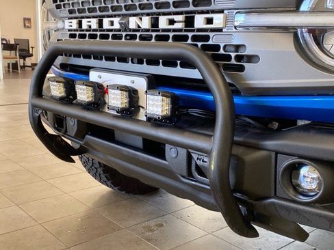 Used 2023 Ford Bronco Badlands AWD/4WD image 5