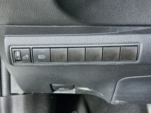 Used 2021 Toyota Corolla LE w/ Carpet Mat Package (TMS) FWD image 17