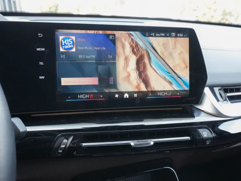 Certified 2025 BMW X2 xDrive28i image 23