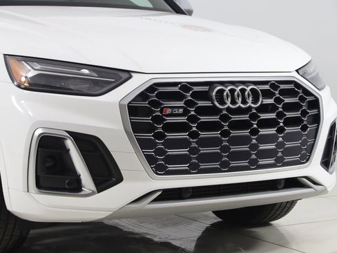 Used 2022 Audi SQ5 Premium image 39