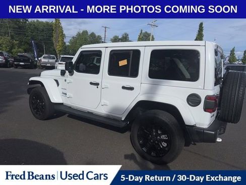 Used 2024 Jeep Wrangler Unlimited Sahara w/ Technology Group AWD/4WD image 4