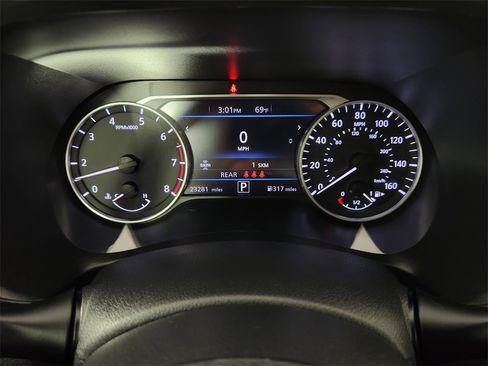 Used 2023 Nissan Sentra SR w/ Trunk Package image 16