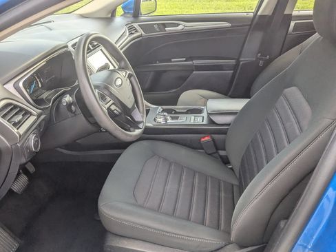 Used 2020 Ford Fusion SE FWD image 13