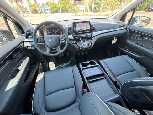 New 2026 Honda Odyssey Touring image 22