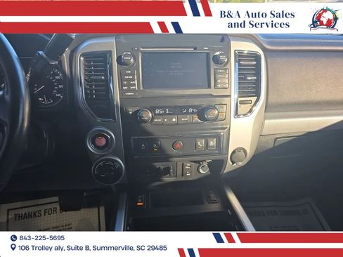 Used 2018 Nissan Titan PRO-4X w/ Pro-4x Convenience Package AWD/4WD image 10
