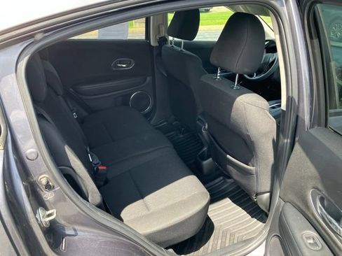 Used 2018 Honda HR-V EX image 10