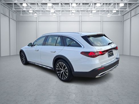 Used 2024 Mercedes-Benz E 450 4MATIC All-Terrain Wagon image 5