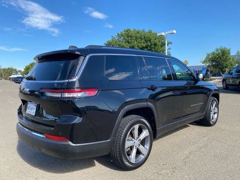 Used 2021 Jeep Grand Cherokee L Limited RWD image 4