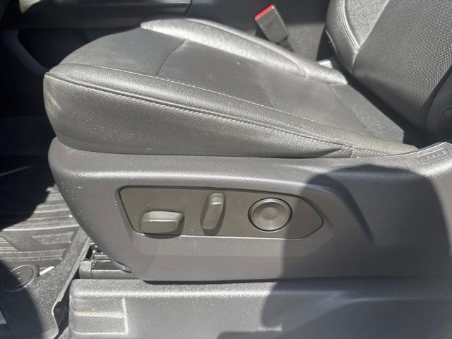 Used 2022 GMC Sierra 1500 SLT AWD/4WD image 17