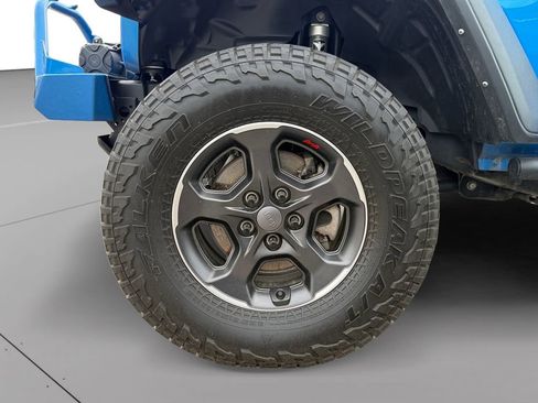 Used 2022 Jeep Gladiator Rubicon w/ Cold Weather Group AWD/4WD image 23