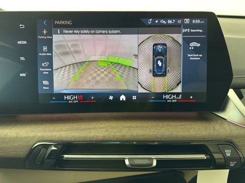 Used 2025 BMW X1 xDrive28i w/ Technology Package image 12