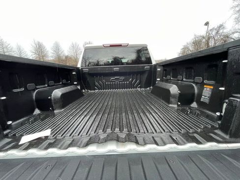 Certified 2024 Chevrolet Silverado 1500 Custom image 19