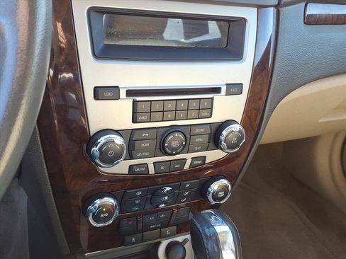 Used 2010 Ford Fusion SEL image 15