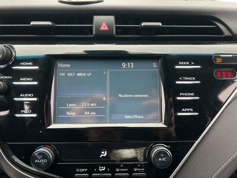 Used 2018 Toyota Camry L image 22