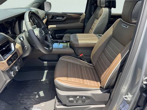 New 2026 GMC Yukon XL Denali Ultimate w/ LPO, Floor Liner Package AWD/4WD image 8