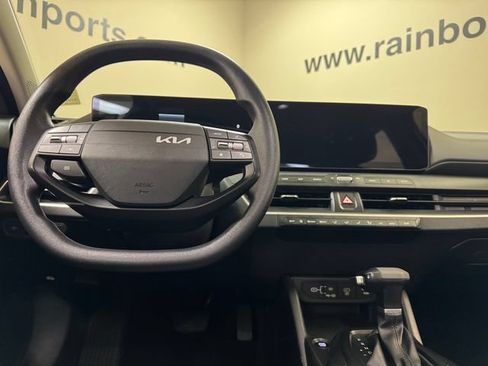 Used 2025 Kia K4 FWD image 9