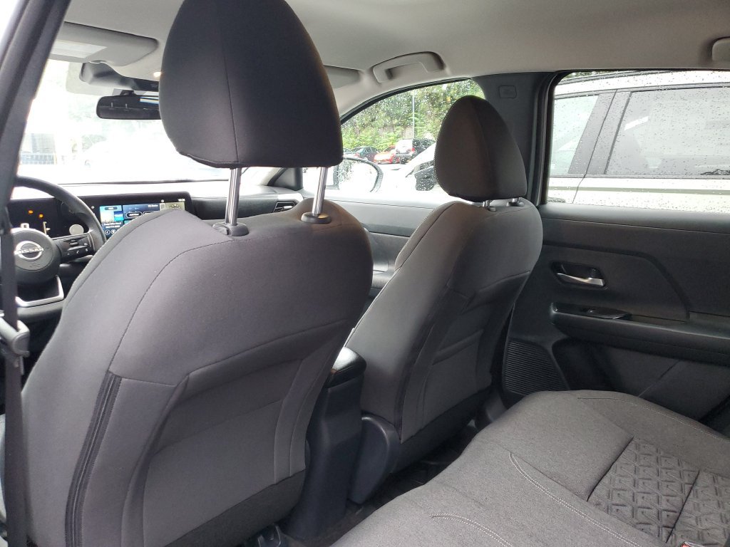 Used 2025 Nissan Kicks SV FWD image 14