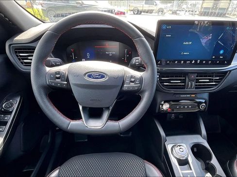 Used 2025 Ford Escape ST-Line w/ Tech Pack #1 FWD image 7