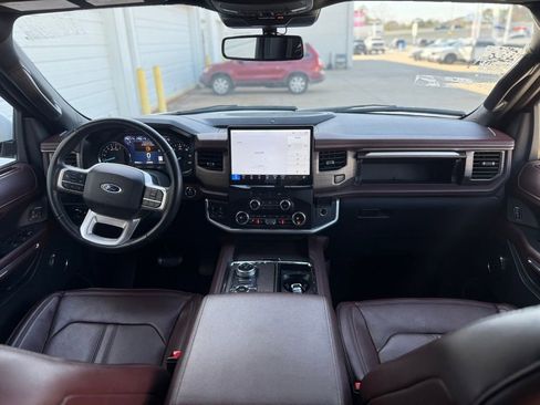 Used 2023 Ford Expedition Max Limited image 18