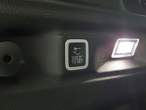 Used 2025 Jeep Grand Cherokee L Limited w/ Luxury Tech Group II image 46