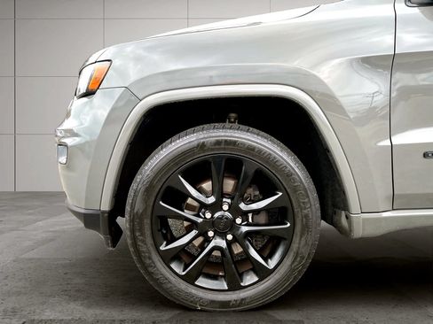 Used 2020 Jeep Grand Cherokee Altitude AWD/4WD image 21