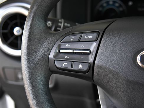 Used 2023 Hyundai Kona SE image 29