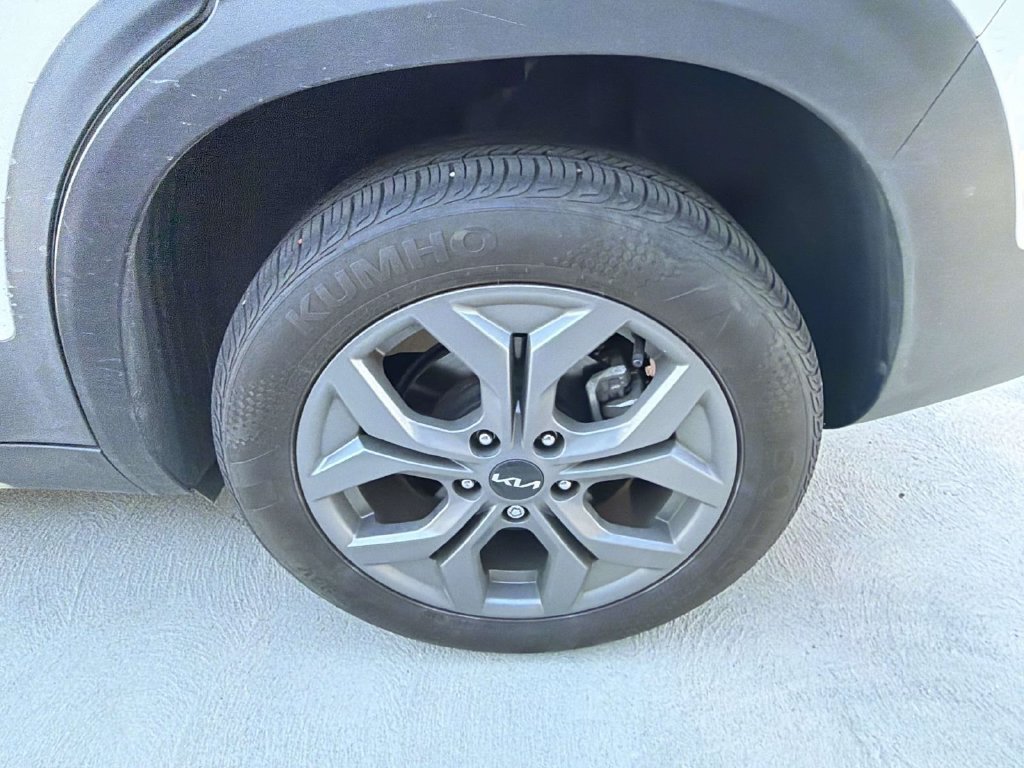 Used 2025 Kia Seltos LX AWD/4WD image 21