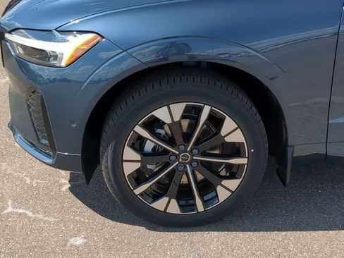New 2027 Volvo XC60 B5 Plus AWD/4WD image 13