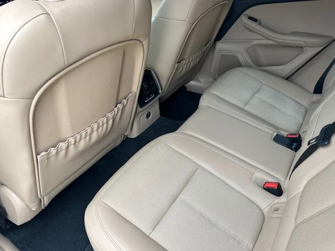 Used 2023 Porsche Macan image 26