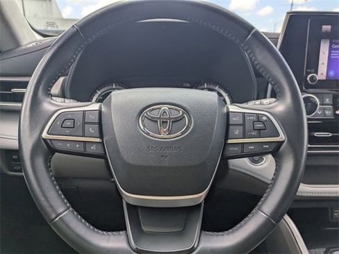 Used 2023 Toyota Highlander LE image 26