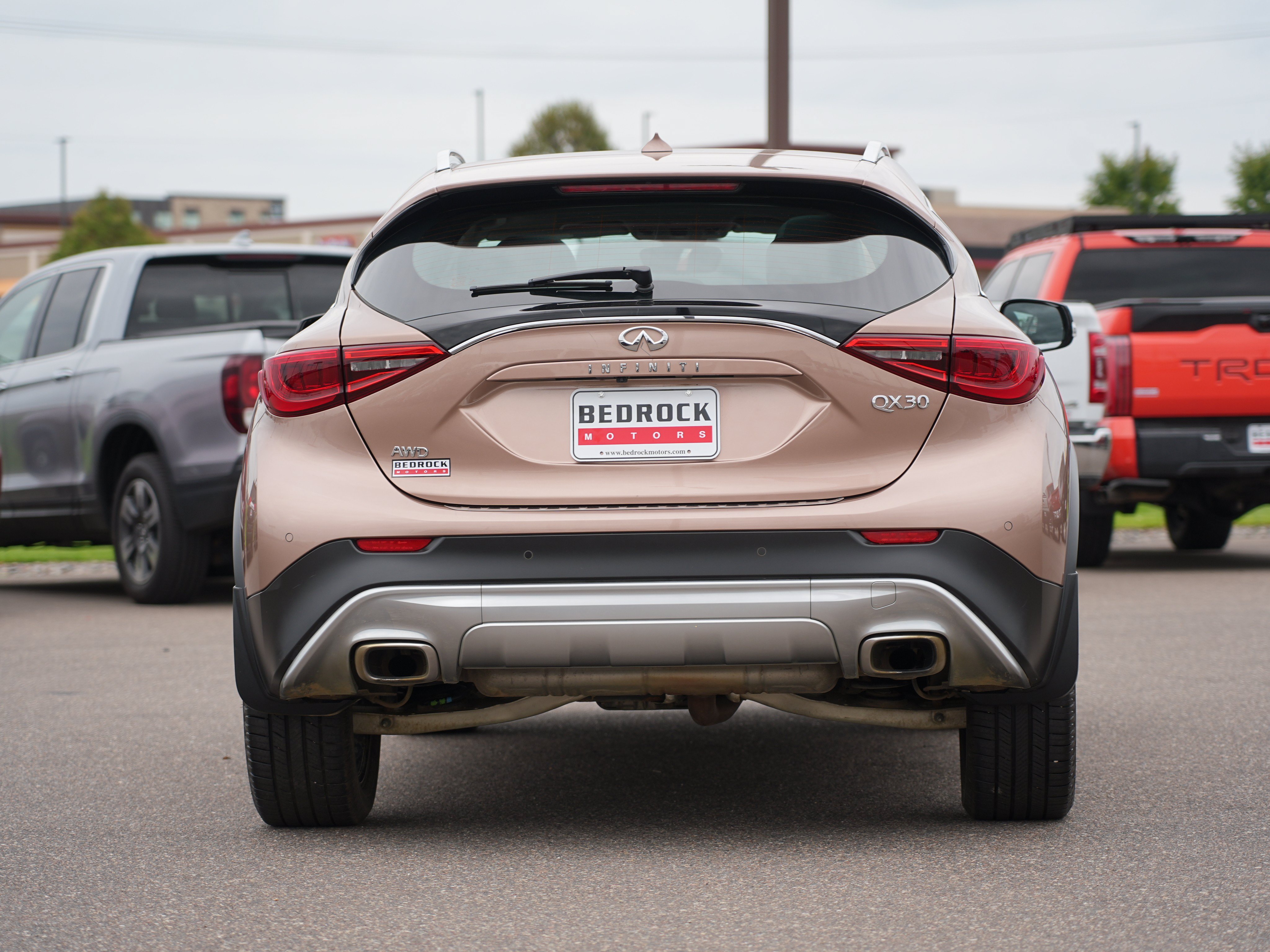 Used 2017 INFINITI QX30 Premium w/ Navigation Package AWD/4WD image 4