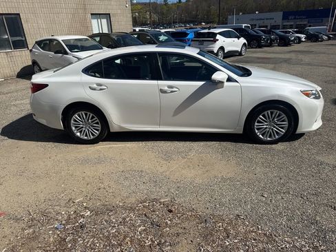 Used 2014 Lexus ES 350 w/ Luxury Package FWD image 7