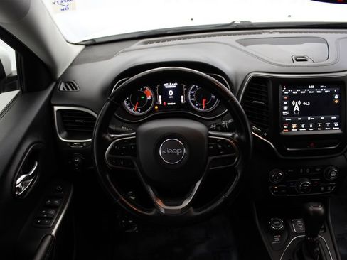 Used 2020 Jeep Cherokee Latitude w/ Quick Order Package 26F North AWD/4WD image 26
