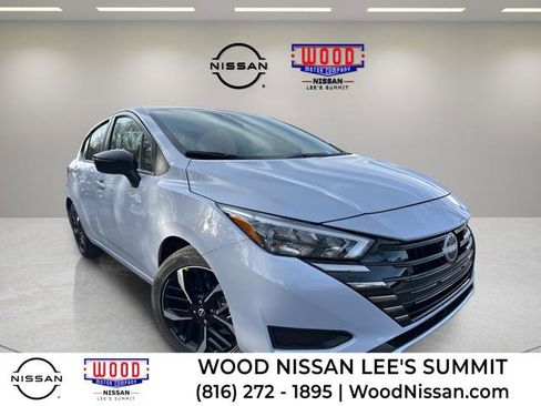 New 2025 Nissan Versa SR w/ Trunk Package image 1
