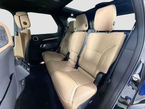 Certified 2024 Land Rover Discovery Dynamic SE image 5