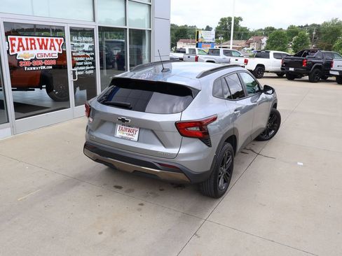 Certified 2024 Chevrolet Trax ACTIV FWD image 37