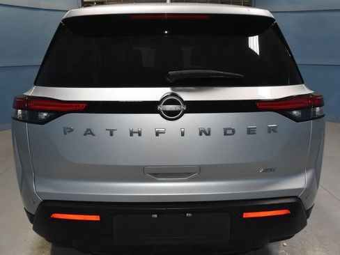Used 2025 Nissan Pathfinder SV AWD/4WD image 28