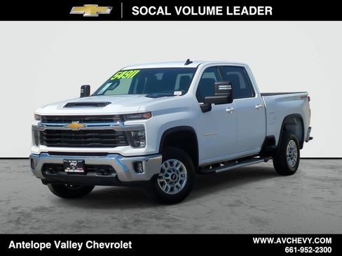 Used 2025 Chevrolet Silverado 2500 LT w/ Convenience Package AWD/4WD image 1