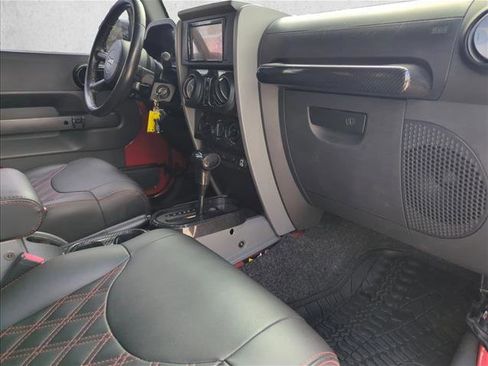 Used 2008 Jeep Wrangler Unlimited X RWD image 19