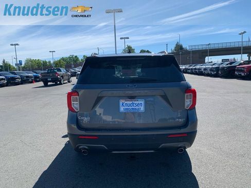 Used 2021 Ford Explorer XLT w/ Equipment Group 202A AWD/4WD image 6
