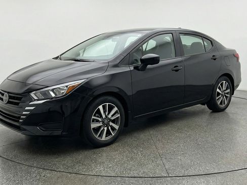 Used 2025 Nissan Versa SV FWD image 3
