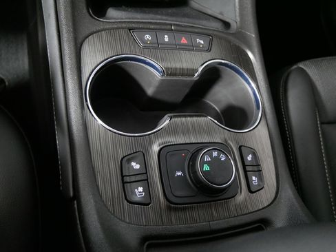 Used 2023 GMC Acadia SLT w/ Technology Package AWD/4WD image 29