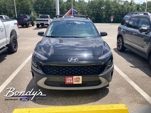 Used 2022 Hyundai Kona SEL FWD image 2