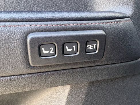 Used 2023 Toyota 4Runner Limited AWD/4WD image 12