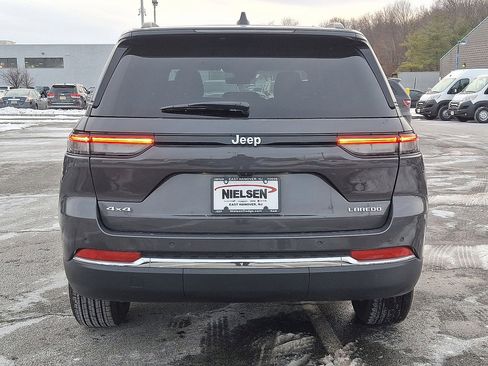 Used 2025 Jeep Grand Cherokee Laredo X image 22